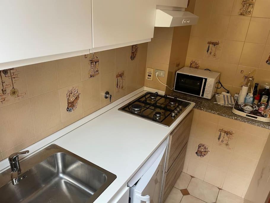 Appartamento In Centro Storico Finale Ligure Bagian luar foto